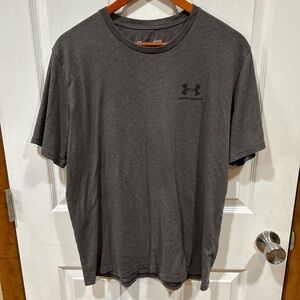 Men’s Under Armour T-Shirt – Size Large